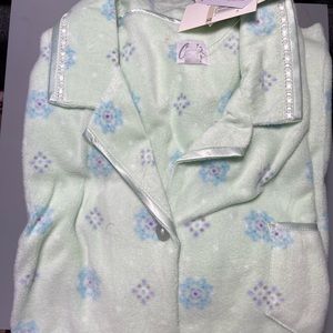 Two piece sleep wear